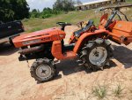 ขายรถไถนั่งขับkubotaB1400 4WD 2เพลา ดีเซล 3 สูบเก่าญี่ปุ่น