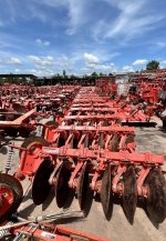 ผานพรวนตราช้าง DH245-6F มือสอง ไถลึก ไถกลบหรือสาดดินได้ดี ลดปัญหาฟางหมุน ทำงานได้อย่างต่อเนื่อง ความทนทานสูง  ใส่รถรุ่น L47 L50 ขายตามสภาพ   ขายราคา  