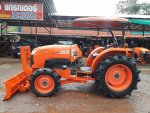รถแทรกเตอร์ KUBOTA L470DT +อุปกรณ์ใบมีดหน้า+ผาน(สามารถเลือกอุปกรณ์ต่อพวงได้)