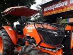 รถแทรกเตอร์ KUBOTA M6040SUD +อุปกรณ์ใบมีดหน้า+ผาน(สามารถเลือกอุปกรณ์ต่อพวงได้)
