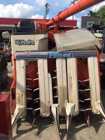 รถเกี่ยวนวดข้าว KUBOTA รุ่น SKYROAD R1-551 PRO รุ่นใหม่ ปี2005 รุ่น Topสุด เกี่ยว5แถว 55แรงม้า 2200cc. กินน้ำมันชั่วโมงละ5ลิตร
