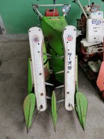 ขายรถเกี่ยวข้าวเดินตามมัดคอรวงวางราย2แถวkubotaHF52
