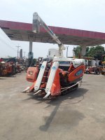 68,000บาท เท่านั้น #รถเกี่ยวข้าวkubota มือ2ญี่ปุ่น +++ เครื่องดีเซล 2สูบ 10.5hp. แรงดี เครื่องดี +++ เกี่ยว2แถว ตู้นวด+อุ้ม ท่อลำเลียง +++ รุ่นใหม่ SR