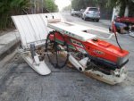 รถปลูกข้าวดำนาแบบเดินตาม ยี่ห้อ : KUBOTA รุ่น : NS450  รหัสสินค้า : 13001526คุณปัญญา Tel.086-8150487