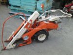 รถเกี่ยวข้าวเดินตาม  ยี่ห้อ : KUBOTA รุ่น : HE30Aรหัสสินค้า : 80802359 คุณปัญญา Tel.086-8150487