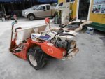 รถเกี่ยวข้าวเดินตาม KUBOTA ZF52 รหัสสินค้า : 80803379 Line ID: nihonmono 