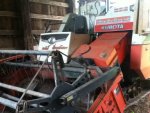 ขายด่วนรถเกี่ยวนวดข้าว kubota รุ่น DC 60 ปี 2553 ในราคา 490000 บาท พร้อมอุปกรณ์ครบค่ะ