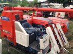 รถเกี่ยวข้าวนั่งขับ  ยี่ห้อ : KUBOTA รุ่น : R1-151A  รหัสสินค้า : 80802293คุณปัญญา Tel.086-8150487