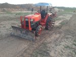 ขายด่วนรถไถนาคูโบต้า L 2808 4 WD พร้อมอุปกรณ์ มีล้อเหล็ก ผานดันหน้า ผานหลัง 5 รถสวยเครื่องแน่นไม่มีเยิ้ม สภาพรถพร้อมใช้งานได้เลยครับ มีภาพวีดีโอให้รับ