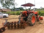 ขายKUBOTA L4508 สภาพสวยพร้อมใช้ อุปกรณ์ดันหน้า ผานหลัง เครื่องดีพร้อมใช้งาน เอกสารพร้อมโอน