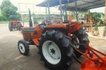 ขายรถไถ Kubota L1- 28 (4WD) พร้อมอุปกรณ์หลัง 1ชิ้น สีเดิมๆพร้อมใช้งาน