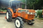 ขายรถไถ Kubota L1- 28 (4WD) พร้อมอุปกรณ์หลัง 1ชิ้น สีเดิมๆพร้อมใช้งาน