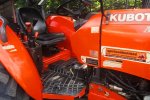 ขายรถไถ Kubota M7040 (4WD) พร้อมดันหน้าและผานตราช้าง สีเดิม เครื่องนิ่มๆครับ