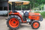 ขายรถไถ Kubota L 2605 (4WD) สภาพดี สีเดิมๆรถใช้ลากในลานครับ