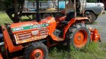 ขายรถไถKUBOTA 2002 3สูบ 4?4โฟร์  อุปกรณ์พร้อม โรตารี่ จอบหมุน ผานหลัง ใบดันหน้า สภาพพร้อมใช้งาน เครื่องดี