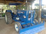 ขายรถแทรคเตอร์ FORD 77 T3สภาพพร้อมใช้เล่มทะเบียนพร้อมลุยงานเครื่องดี ปั๊มดี ยางดี 