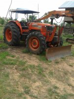 ขายรถไถKUBOTA 95แรง อุปกรณ์ดันหน้า-ผานหลัง ขับเคลื่อน4ล้อ 4x4 เครื่องดี ช่วงล่างดี ทำงานขยัน แรงดี สภาพพร้อมใช้งาน เล่มทะเบียนพร้อมโอน สนใจโทร 090-858