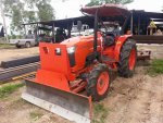 ขายรถไถ KUBOTA L4708 ใช้งานน้อย1572ชม. อุปกรณ์ดันหน้า-ผานหลัง สภาพสวยพร้อมใช้งาน เอกสารพร้อมโอน สนใจโทร 090-8588220คุณนะ 093-3258446คุณบิว ID:narong49