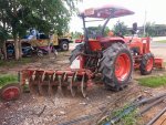 ขายรถไถ KUBOTA L4708 ใช้งานน้อย1572ชม. อุปกรณ์ดันหน้า-ผานหลัง สภาพสวยพร้อมใช้งาน เอกสารพร้อมโอน สนใจโทร 090-8588220คุณนะ 093-3258446คุณบิว ID:narong49