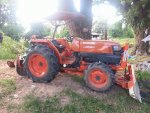 ขายรถไถ KUBOTA L4508DI ใช้งานน้อย อุปกรณ์ครบ ดันหน้า ผานหลัง สภาพสวยพร้อมใช้งาน เอกสารพร้อมโอน สนใจโทร 090-8588220คุณนะ 093-3258446คุณบิว หรือเข้าดูสิ