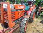 ขายรถไถ KUBOTA L2605 พร้อมดันหน้า ผานหลัง รถสวยเครื่องดี ระบบสมบูรณ์พร้อมใช้งาน ราคา 150,000  ร้าน DC Tractor Rayong 0818618678,0899347475  อ.แกลง จ.ร