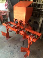 ขายรถไถ Kubota B2140(4WD) Narrow พร้อมโครงกันอ้อยและผานชักร่องพร้อมเครื่องหยอดปุ๋ย รถ 80ชั่วโมง พร้อมใช้งาน