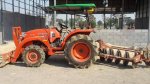 ขายรถไถ KUBOTA L3608 ใช้งานน้อย อุปกรณ์ครบ ดันหน้า ผานหลัง สภาพสวยพร้อมใช้งาน สนใจโทร 090-8588220คุณนะ 093-3258446คุณบิว หรือเข้าดูสินค้าอื่นๆได้ที่ w