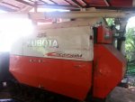 ขายรถเกี่ยวข้าวKUBOTA DC95 เครื่องดี ช่วงล่างดี ทำงานน้อย ใบแท็กซื้อใหม่ยังไม่ได้ใช้1ข้าง ทำงานคล่อง  เกี่ยวเร็ว พร้อมใช้งาน เอกสารพร้อมโอน สนใจโทร090