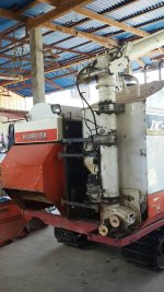 ขายรถเดี่ยวข้าว อุ้มKUBOTA DC68 อุ้มช่วงล่างดี ตู้ทำใหม่ เครื่องดีสภาพพร้อมลงเกี่ยว เอกสารเล่มทะเบียนพร้อมชุดโอน  