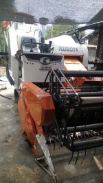 ขายรดเกี่ยวข้าว  KUBOTA DC 60 แรงปี 55 ใช้งานน้อย 1500 ช.มเครื่องดียางใหม่พร้อมใช้งานเอกสารพร้อมโอนสนใจโทรฉลาดศิลป์ 0810707634