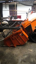 ขายรดเกี่ยวข้าว  KUBOTA DC 60 แรงปี 55 ใช้งานน้อย 1500 ช.มเครื่องดียางใหม่พร้อมใช้งานเอกสารพร้อมโอนสนใจโทรฉลาดศิลป์ 0810707634