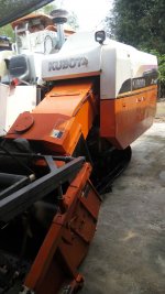 ขายรดเกี่ยวข้าว  KUBOTA DC 60 แรงปี 55 ใช้งานน้อย 1500 ช.มเครื่องดียางใหม่พร้อมใช้งานเอกสารพร้อมโอนสนใจโทรฉลาดศิลป์ 0810707634