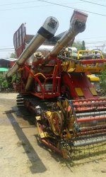 ขายรถเกี่ยวข้าว ศักดิ์พัฒนา KM47 เครื่อง6HH TERBO 225เทอร์โบ ปั้ม22 อุ้ม2.5ตัน ตัวเดิน12 ช่วงล่างดี สภาพพร้อมใช้งาน สนใจโทร 090-8588220คุณนะ 093-32584