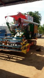 ขายรถเกี่ยวข้าว km49 ศักดิ์พัฒนาปี49 เครื่ องอีซูซุ230 6hh1 เทอรโบว์ ปั๊มได้กิน22