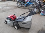 ขายรถตัดหญ้าHONDA 464 HOLIDY เดินตาม พร้อมถุงเก็บหญ้า พร้อมใช้งาน
