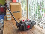 วาล์วควบคุมทิศทางมือโยก (Manually Operated Directional Valve) JGH รุ่น DMT Series
