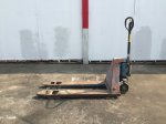 Pallet Jack ยี่ห้อ KOMATSU มือ2ญี่ปุ่น ล้อไม่มี1ล้อ นอกนั้นครบ    ราคา 5,000บาท     จัดส่งได้ทั่วไทย 