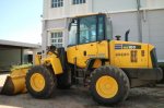 KOMATSU WA100-6 ตัก 1.35 คิว ยกสูง 3.50 ม. แอร์เย็น พร้อมใช้งาน สนใจติดต่อ 0927826142,0858176685