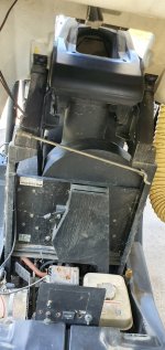เครื่องดูดฝุ่น KARCHER เป็นรถดูดฝุ่นคันใหญ่ ถังเก็บ200ลิตร มีระบบขับเคลื่อนในตัว ระบบเครื่องยนต์ HONDA รุ่นใหม่ สภาพสวย เหมือนใหม่ น่าใช้งาน  ขายไม่แพ