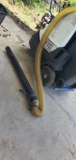 เครื่องดูดฝุ่น KARCHER เป็นรถดูดฝุ่นคันใหญ่ ถังเก็บ200ลิตร มีระบบขับเคลื่อนในตัว ระบบเครื่องยนต์ HONDA รุ่นใหม่ สภาพสวย เหมือนใหม่ น่าใช้งาน  ขายไม่แพ