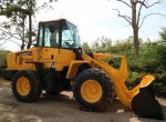 รถตัก KOMATSU WA100-5 ตัก 1.40 คิว ยกสูง 3.40ม. เครื่องยนต์ 4 สูบเทอร์โบ สนใจติดต่อ 0927826142,0858176685