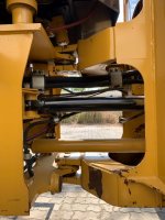 910H เทียบเท่า KOMATSU WA100-6 ตัก 1.33 คิว ยกสูง 3.25 ม. สภาพสวย สีเดิมทั้งคัน สนใจติดต่อ 092-7826142, 085-8176685